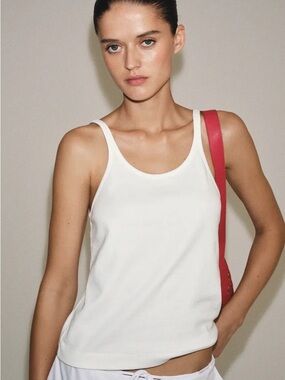 Women's White Scoop Neck Tank Top